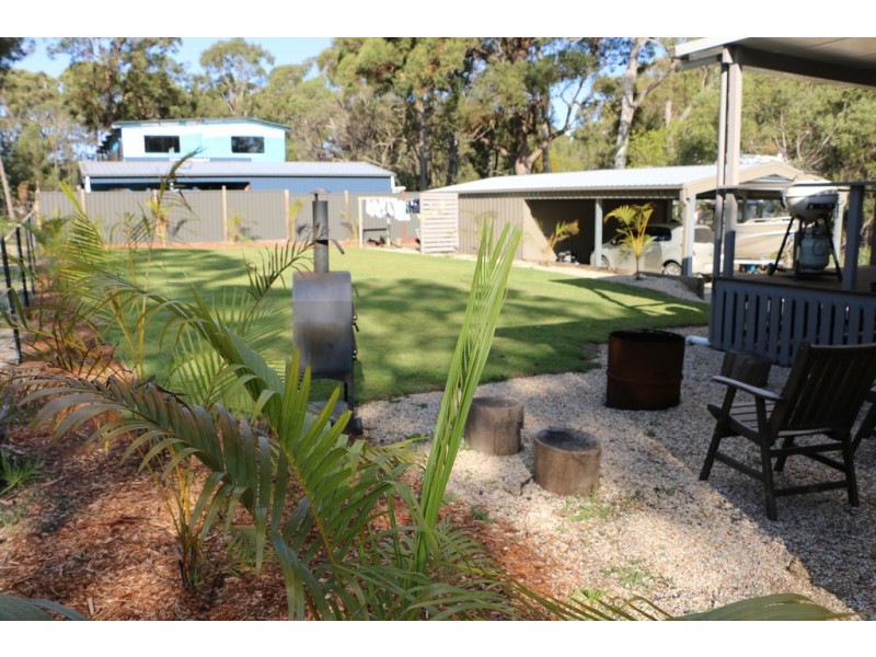10 Natone Terrace, Macleay Island QLD 4184