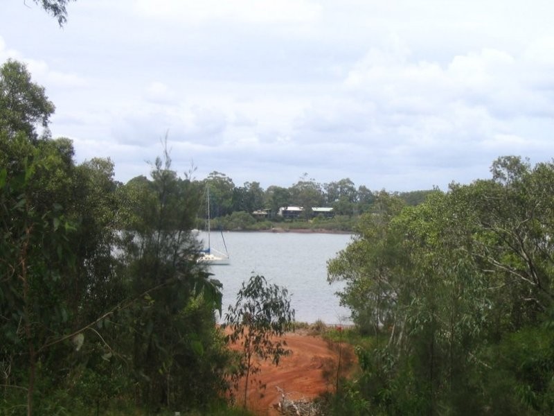 21 MICHAEL AV, Lamb Island QLD 4184