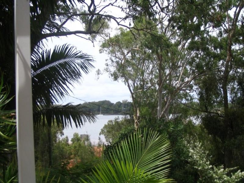 21 MICHAEL AV, Lamb Island QLD 4184