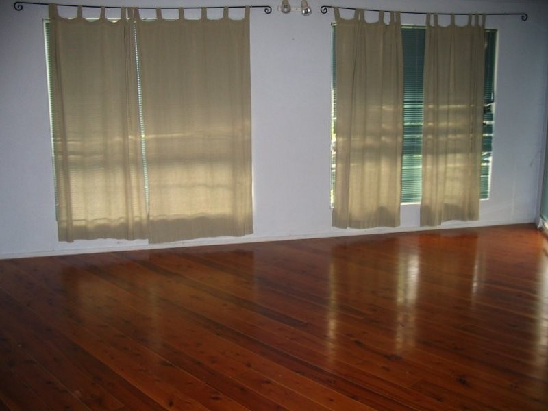 21 MICHAEL AV, Lamb Island QLD 4184