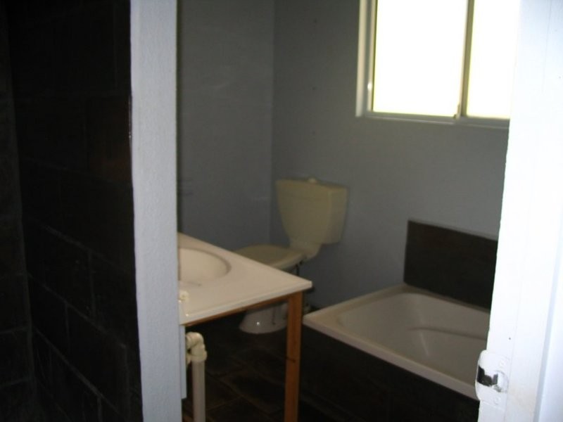 21 MICHAEL AV, Lamb Island QLD 4184