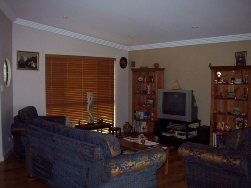 5-9 PARAKEET ST, Macleay Island QLD 4184