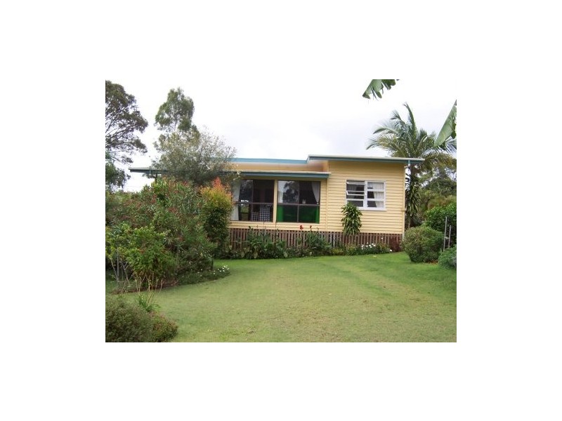 4 EASTBOURNE TERRACE, Macleay Island QLD 4184