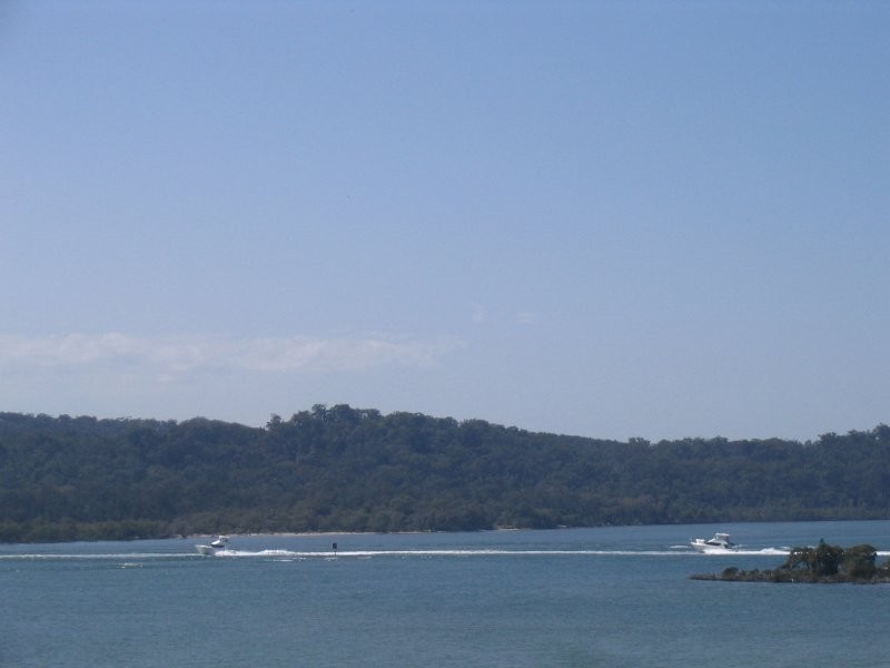 106 CRESCENT DRIVE, Russell Island QLD 4184