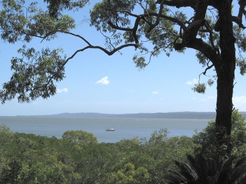 79 PERULPA DVE, Lamb Island QLD 4184