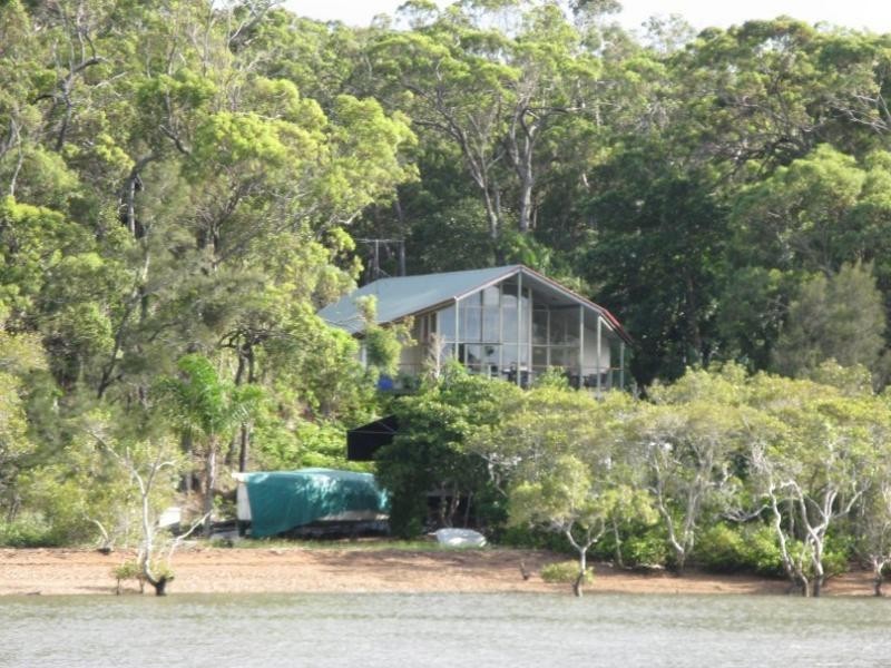 12 RUSSELL, Macleay Island QLD 4184