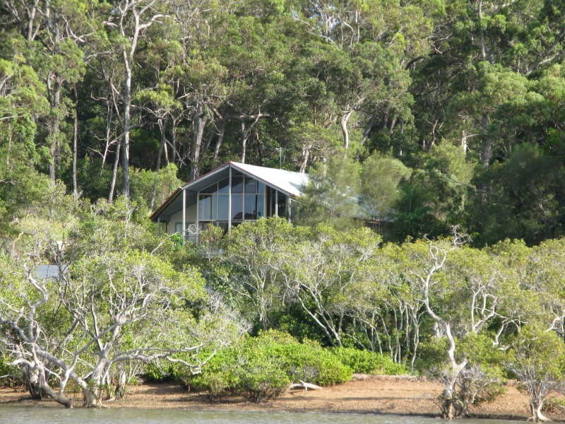 12 RUSSELL, Macleay Island QLD 4184