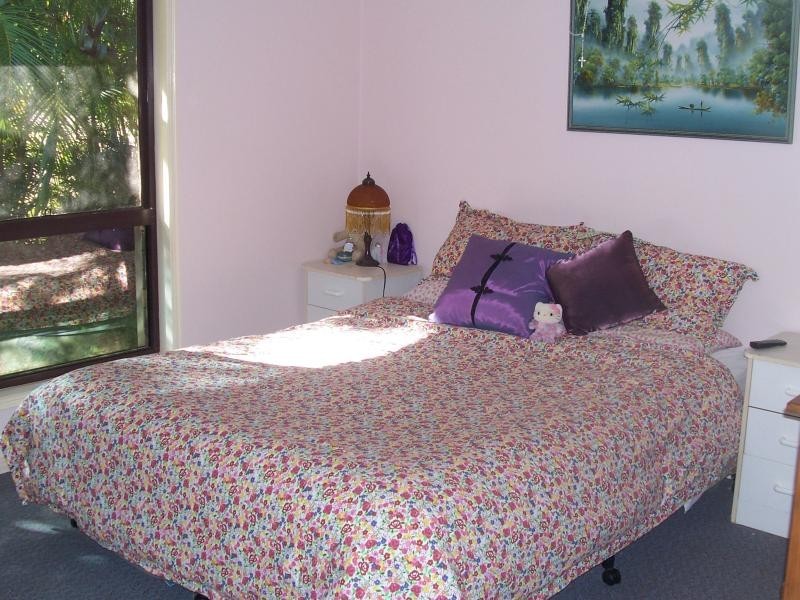 2 Michael Av, Lamb Island QLD 4184