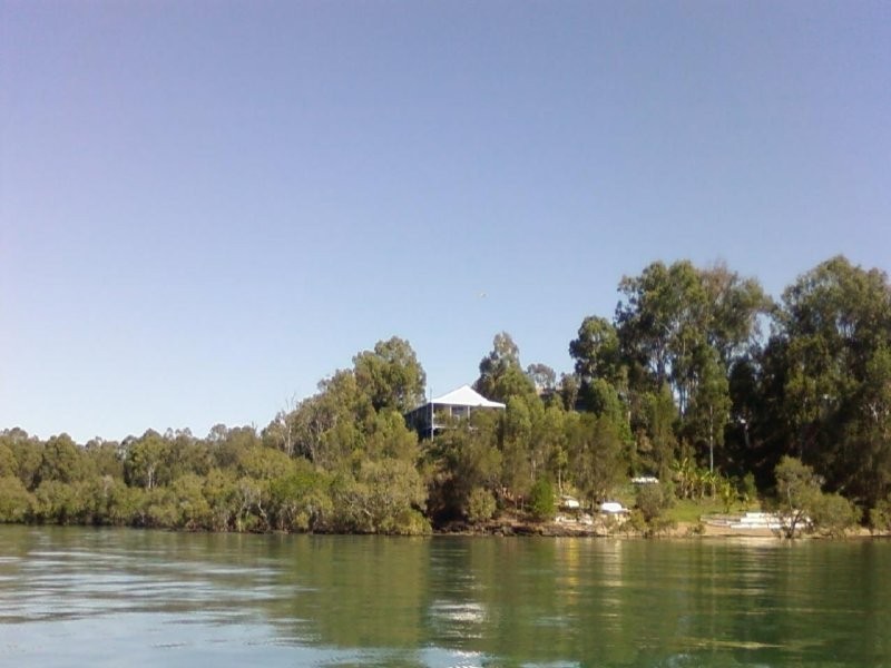 11-13 Pacific Street, Lamb Island QLD 4184