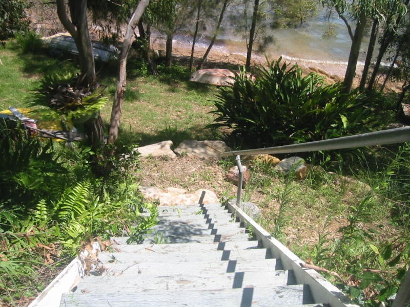 11-13 Pacific Street, Lamb Island QLD 4184