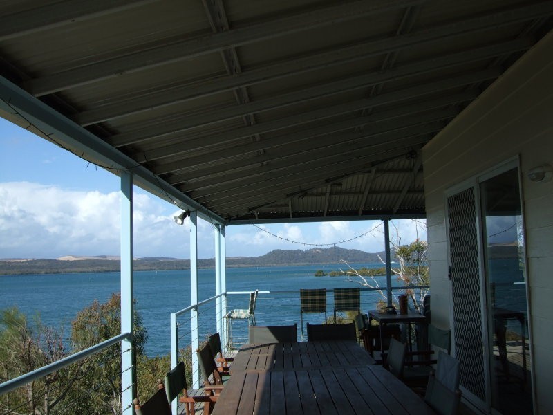 11-13 Pacific Street, Lamb Island QLD 4184