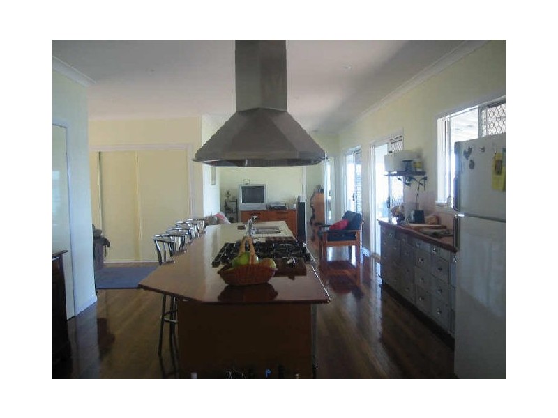 11-13 Pacific Street, Lamb Island QLD 4184