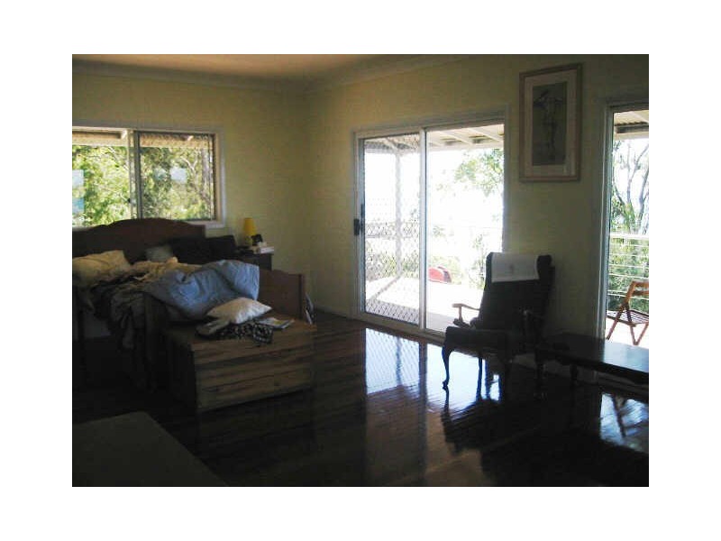 11-13 Pacific Street, Lamb Island QLD 4184