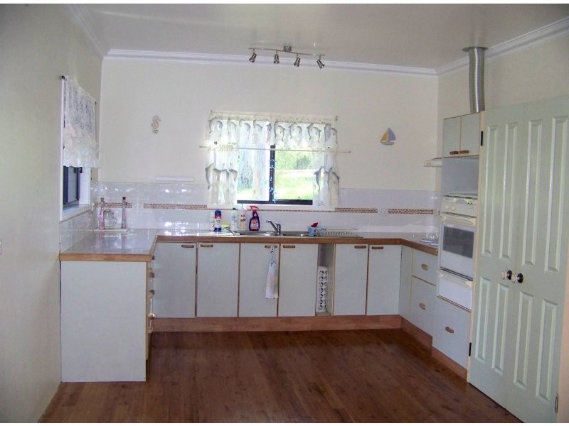 36 Pierhaven, Lamb Island QLD 4184
