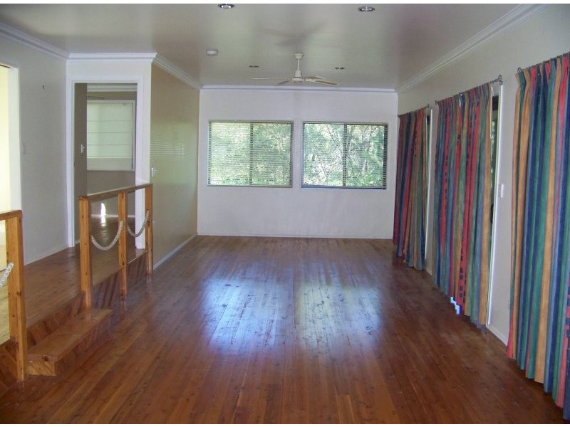 36 Pierhaven, Lamb Island QLD 4184