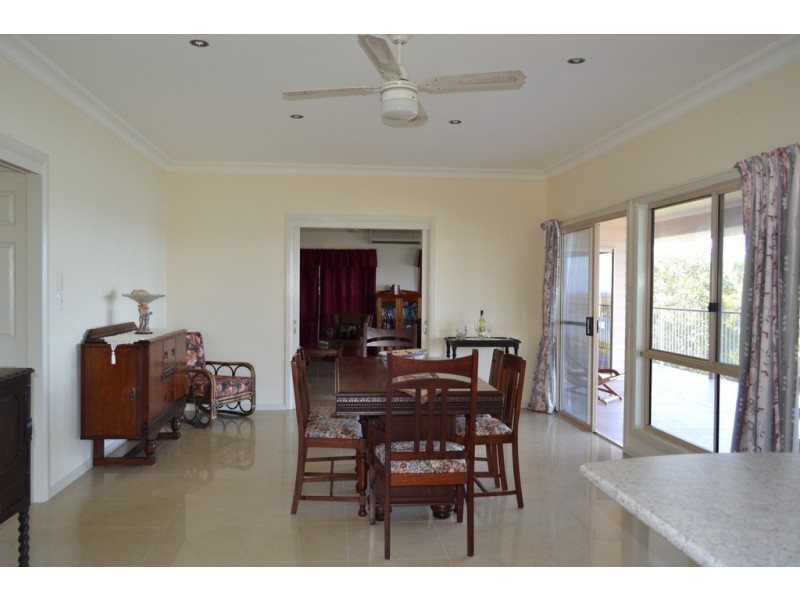102 CRESCENT DRIVE, Russell Island QLD 4184