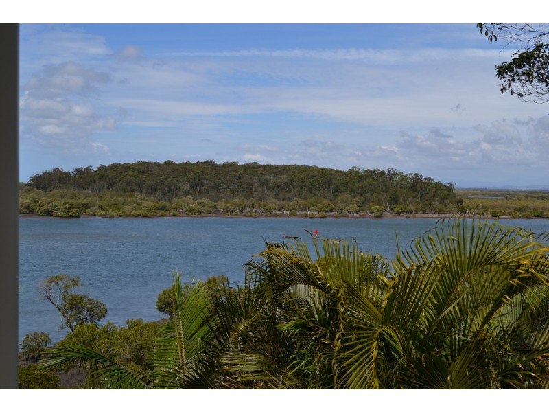102 CRESCENT DRIVE, Russell Island QLD 4184