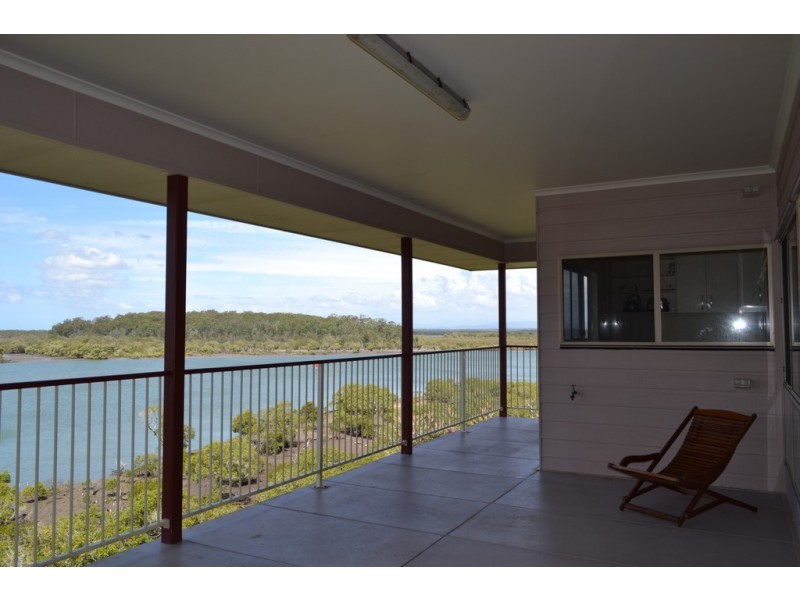 102 CRESCENT DRIVE, Russell Island QLD 4184