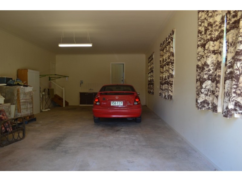 102 CRESCENT DRIVE, Russell Island QLD 4184