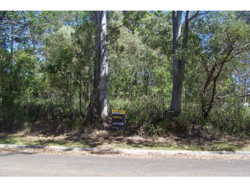 2 PARANKA  ST, Lamb Island QLD 4184