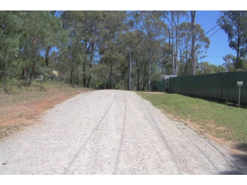 2 PARANKA  ST, Lamb Island QLD 4184