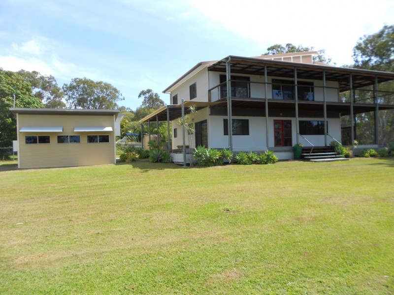 2-4 LOVELL PDE, Lamb Island QLD 4184