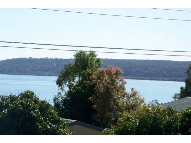 2-4 LOVELL PDE, Lamb Island QLD 4184