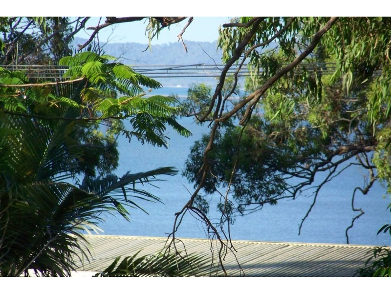 60 PERULPA DR, Lamb Island QLD 4184