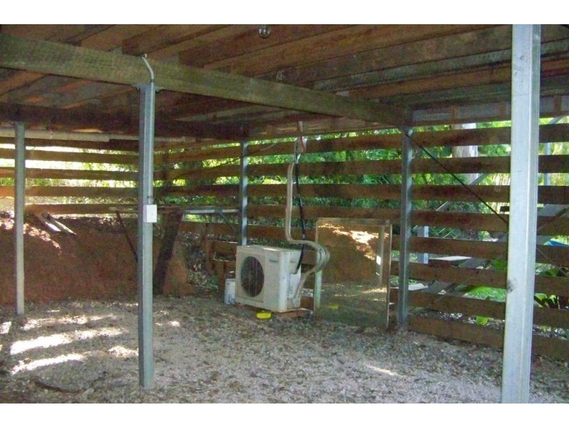 60 PERULPA DR, Lamb Island QLD 4184