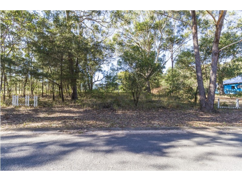 7 WARATAH STREET, Russell Island QLD 4184
