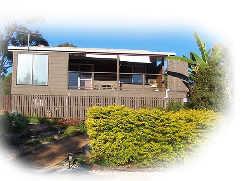 11 Resthaven Dr, Lamb Island QLD 4184