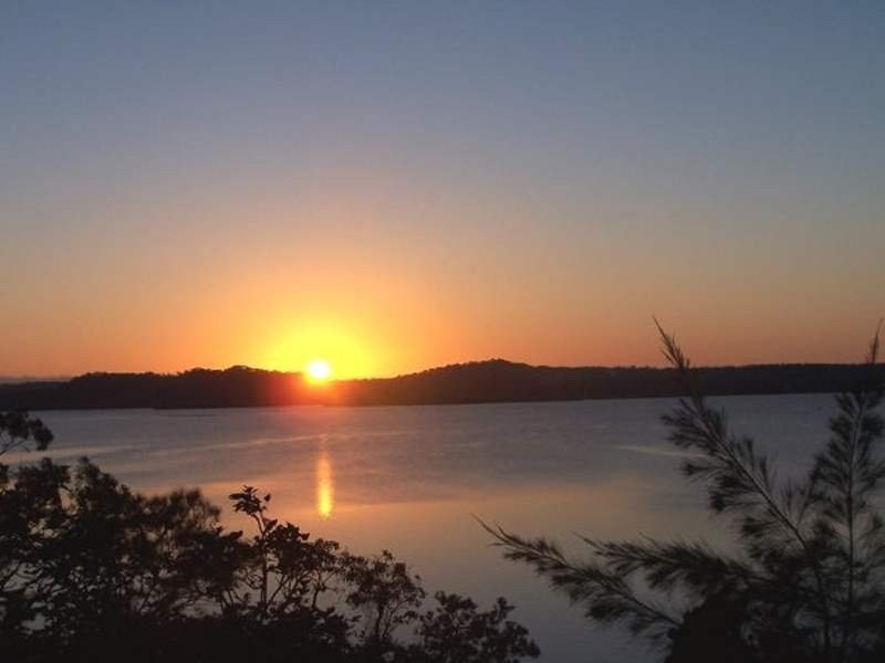 11 Resthaven Dr, Lamb Island QLD 4184