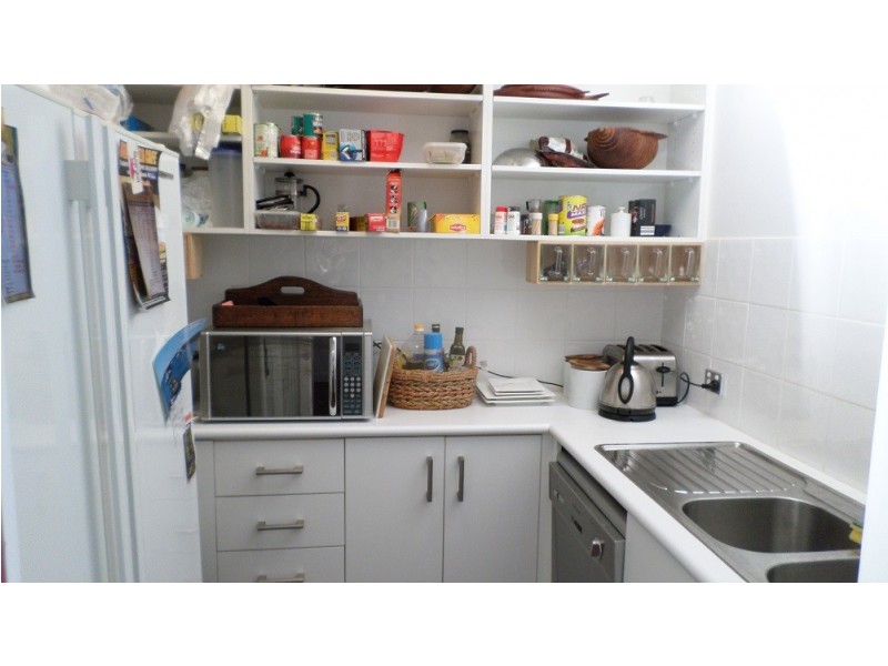 102 Western Rd, Macleay Island QLD 4184