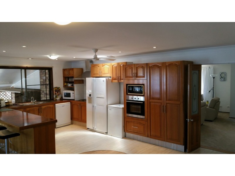 8 BROWNING STREET, Russell Island QLD 4184