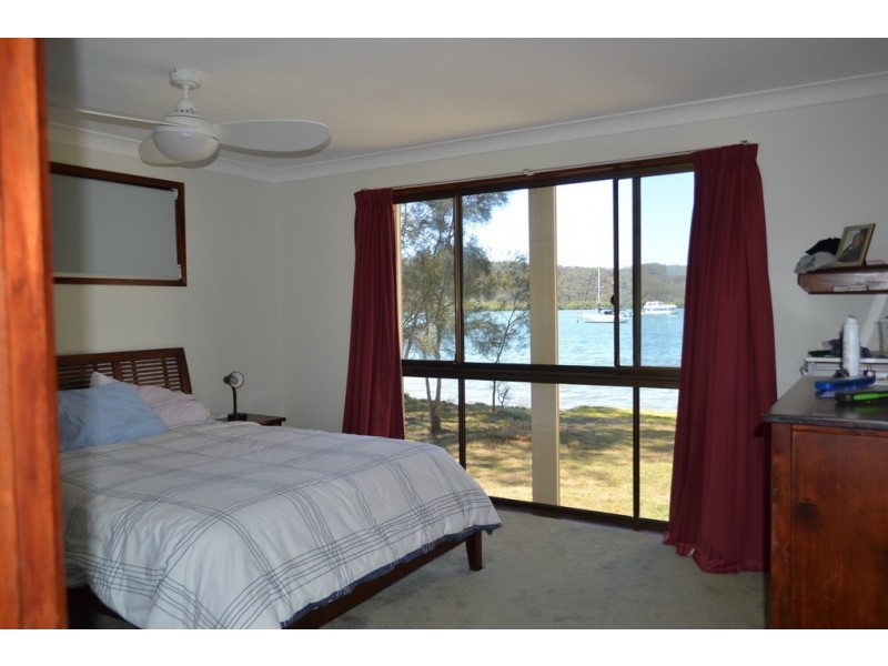 8 BROWNING STREET, Russell Island QLD 4184