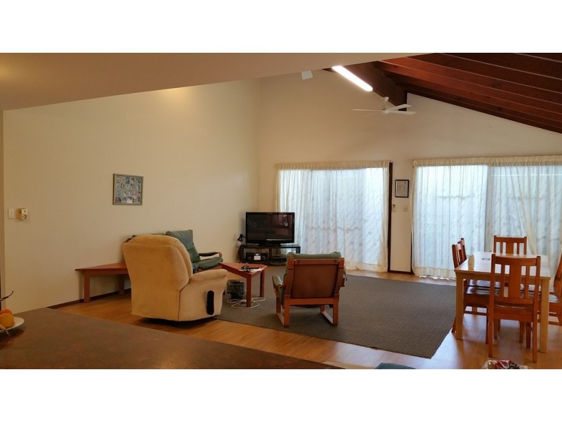 8 BROWNING STREET, Russell Island QLD 4184