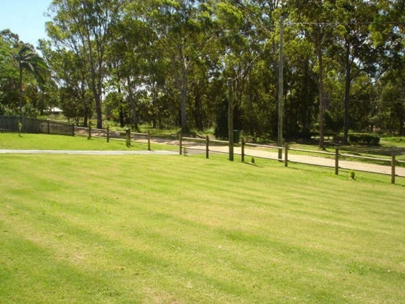 8-10 GORDON ROAD, Macleay Island QLD 4184