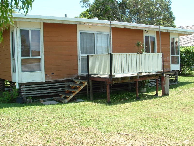 6 Browning St, Russell Island QLD 4184