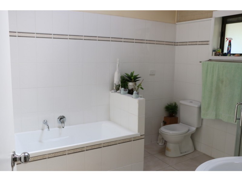 25 Benowa Road, Macleay Island QLD 4184