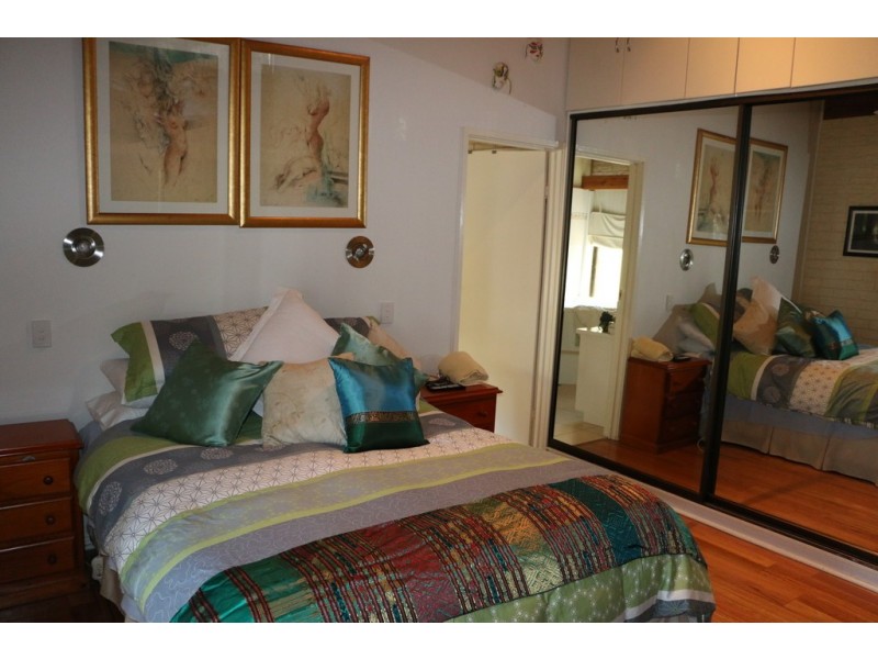 25 Benowa Road, Macleay Island QLD 4184