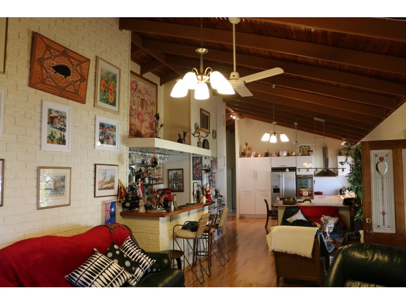 25 Benowa Road, Macleay Island QLD 4184