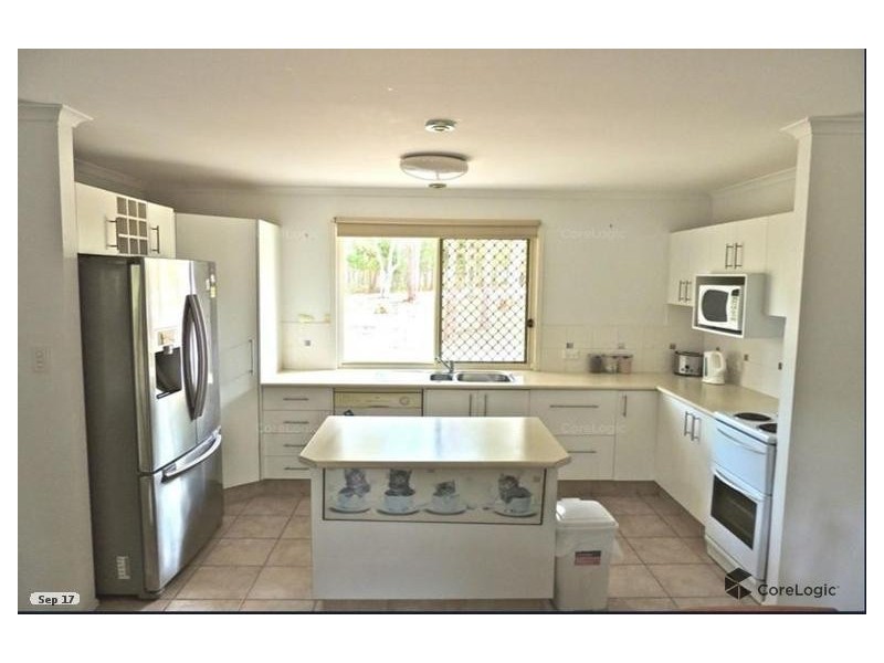 2 Parakeet St, Macleay Island QLD 4184