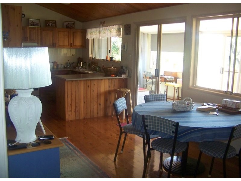 29 Leanne Street, Macleay Island QLD 4184