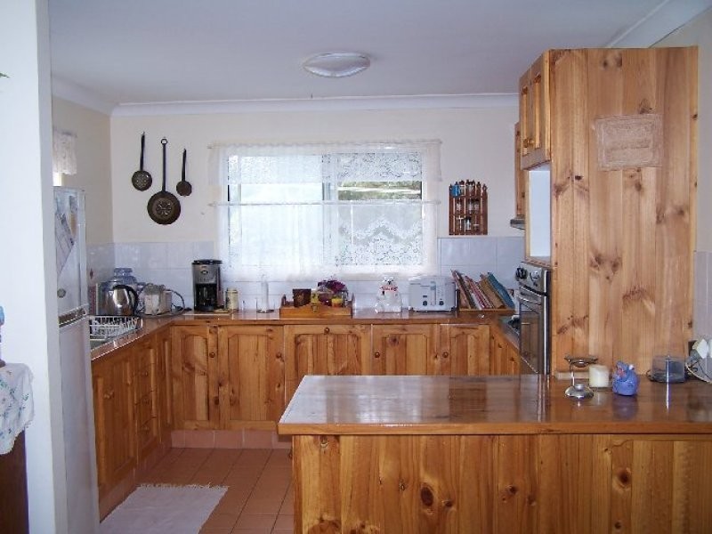 25 High Central Rd, Macleay Island QLD 4184