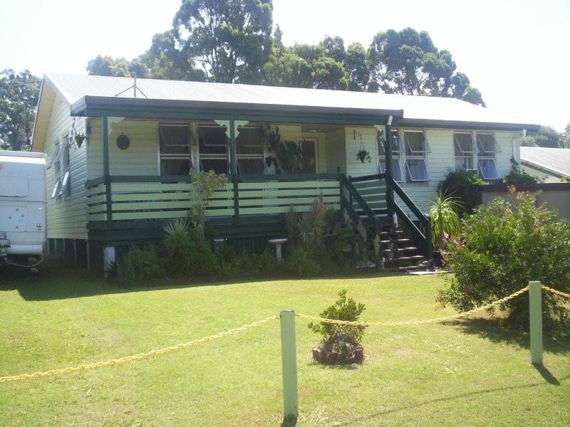 11 Lemontree Drive, Macleay Island QLD 4184