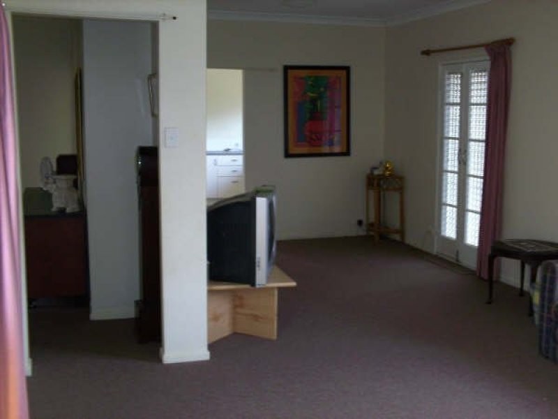 138-140 High Central Road, Macleay Island QLD 4184