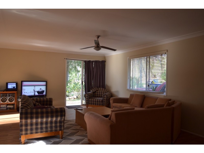 4 PHILLIPS ROAD, Russell Island QLD 4184