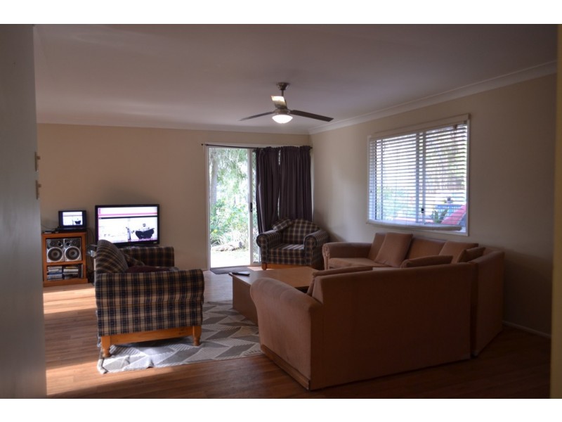 4 PHILLIPS ROAD, Russell Island QLD 4184