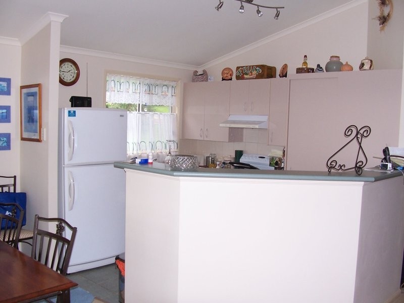 9 Lovell Pde., Lamb Island QLD 4184
