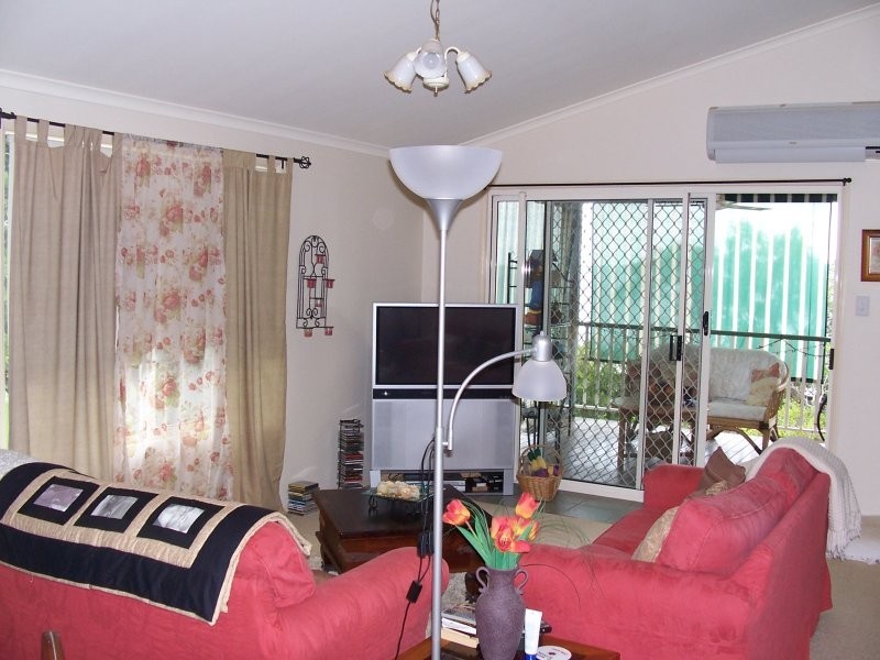 9 Lovell Pde., Lamb Island QLD 4184